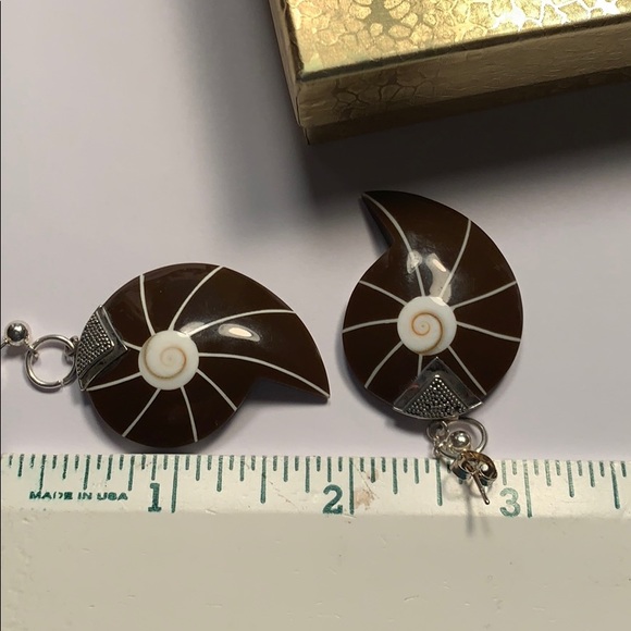 Intriguing Shell Dangling Earrings - Picture 4 of 4